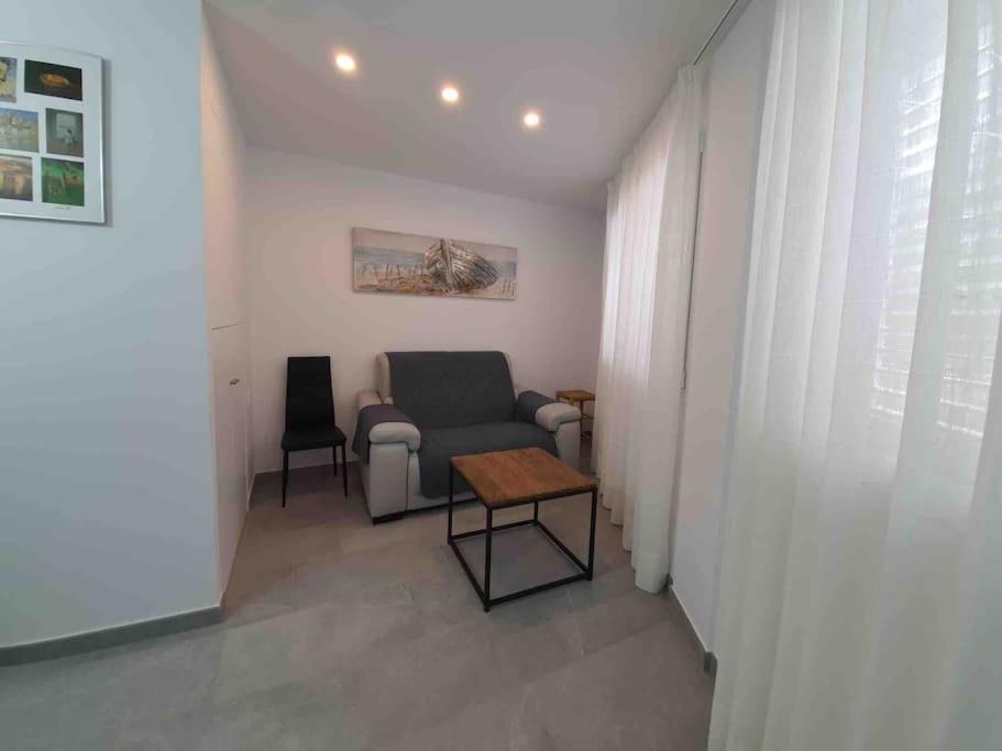 Appartement Piso Nuevo, Pk Pequeno Y A 5 Min De La Playa Caminando à Cadaqués Extérieur photo